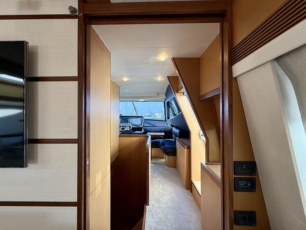 2005 FERRETTI YACHTS 731 
